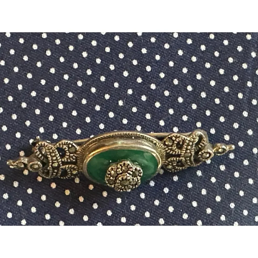 Art Deco Vintage Silver-Tone Pin Green Stone Accented with Marcasite Stones